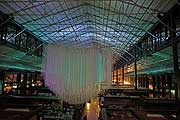 Multimedia-Installation Clouds von Michael Peter Pendry verwandelt Schrannenhalle am Abend in den „Himmel der Bayern“ (©Foto:Martin Schmitz)